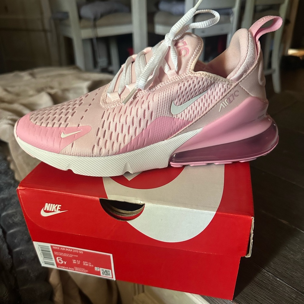 Nike Air Max 270 GS Pink and White sneakers NEW NIB 6Y/7.5 women’s